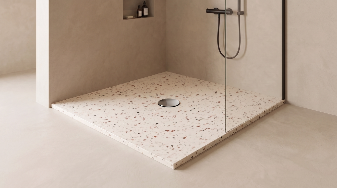Marlan douchevloer 120×120 cm in Marlan-kleur Terrazzo Pink, met chromen doucheafvoer in het standaard Ø 90 mm afvoergat
